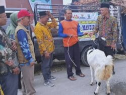 Baznas Rembang Salurkan Bantuan 20 Ekor Kambing untuk Warga Desa Sudo